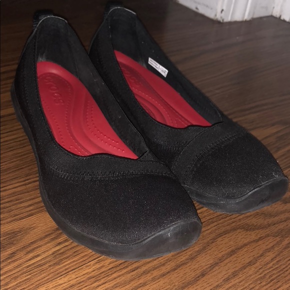 black crocs size 6